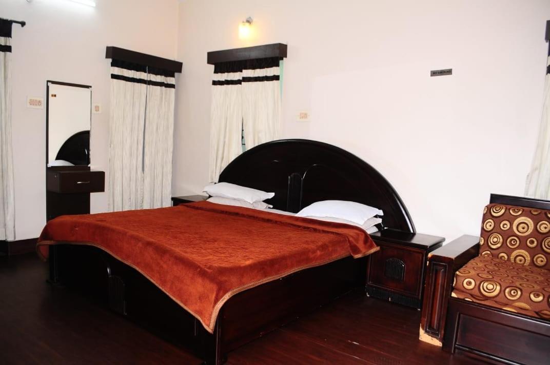 Park Corner Home Stay Кунур Экстерьер фото